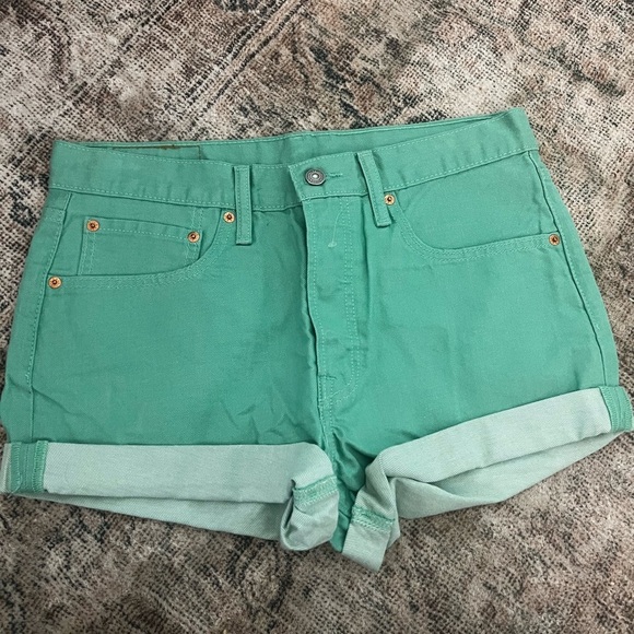 Levi's Mint Green Shorts Size 10 BNWOT - Picture 2 of 2